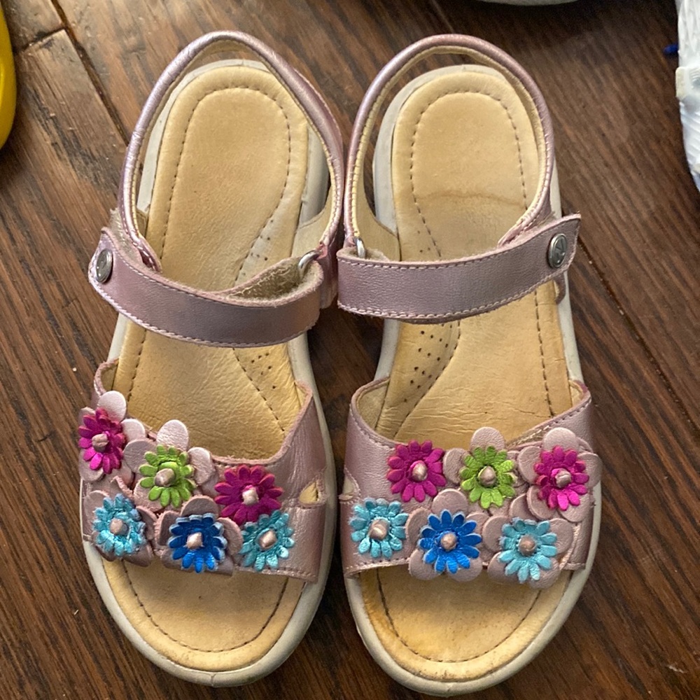 Cute and comfy. Size 31    Naturino